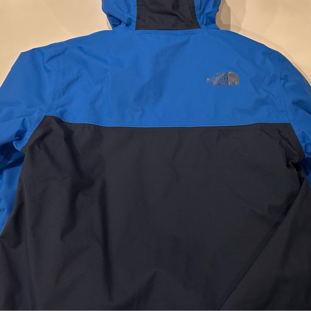 The North Face Triclimate 3 in 1 HyVent Coat: Boys Size 7/8 - Picture 2 of 5